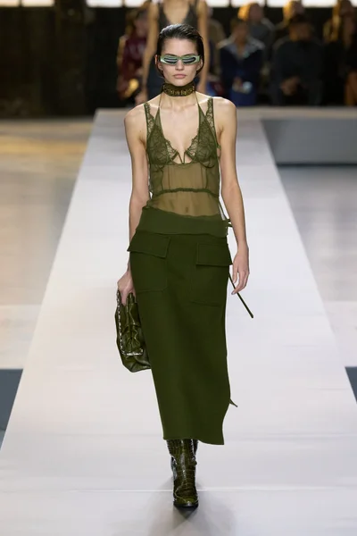 Look 11